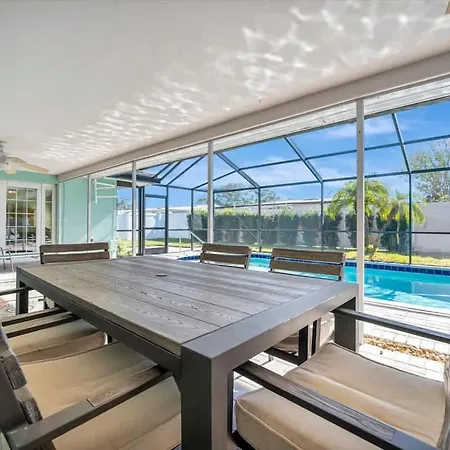 The Crown House 4B Pool Home 6 Mins To Ir Beach